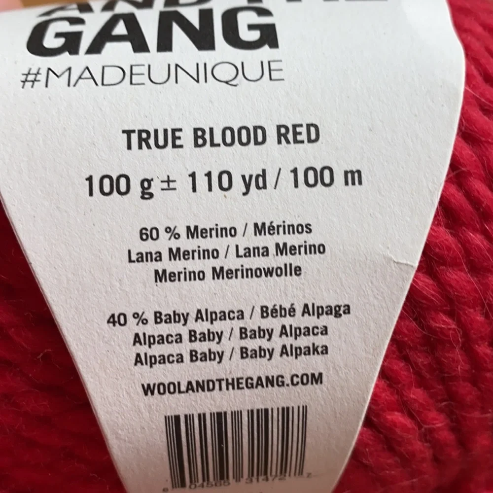 Red yarn - Picture 3 of 3